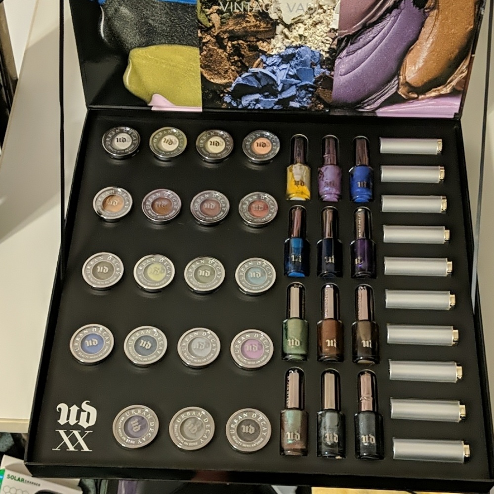Urban Decay Vintage 20 Year Vault